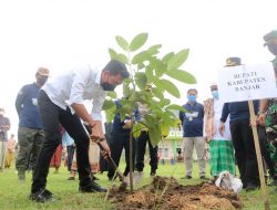 Pemkab Banjar Luncurkan Program Menanam Bersama Manis