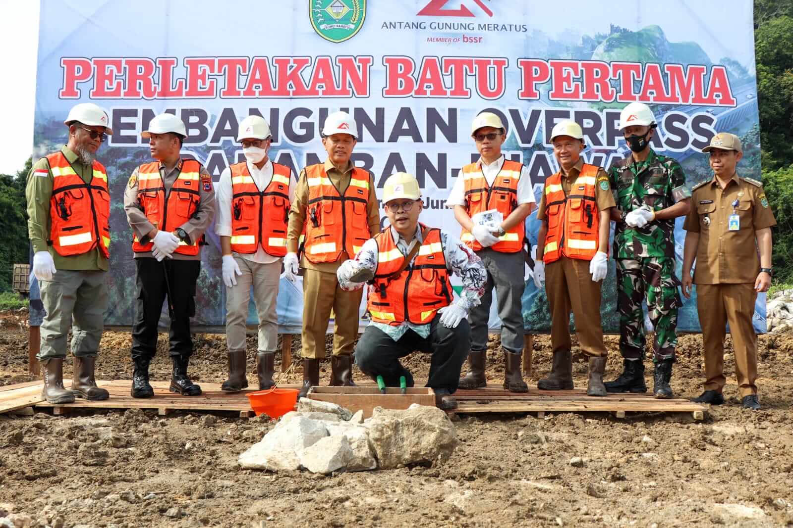 PT AGM Bangun Overpass Beramban – Miawa
