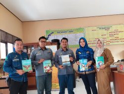 Majukan Pendidikan Pegunungan Meratus, PT BRE Berikan 175 Buku Pelajaran