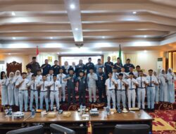 DPRD Tapin Undang Pelajar Saksikan Rapat Paripurna, Edukasi Politik untuk Generasi